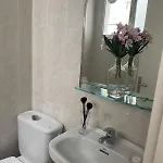 Comfortable And Conveniently Located House 아파트 *